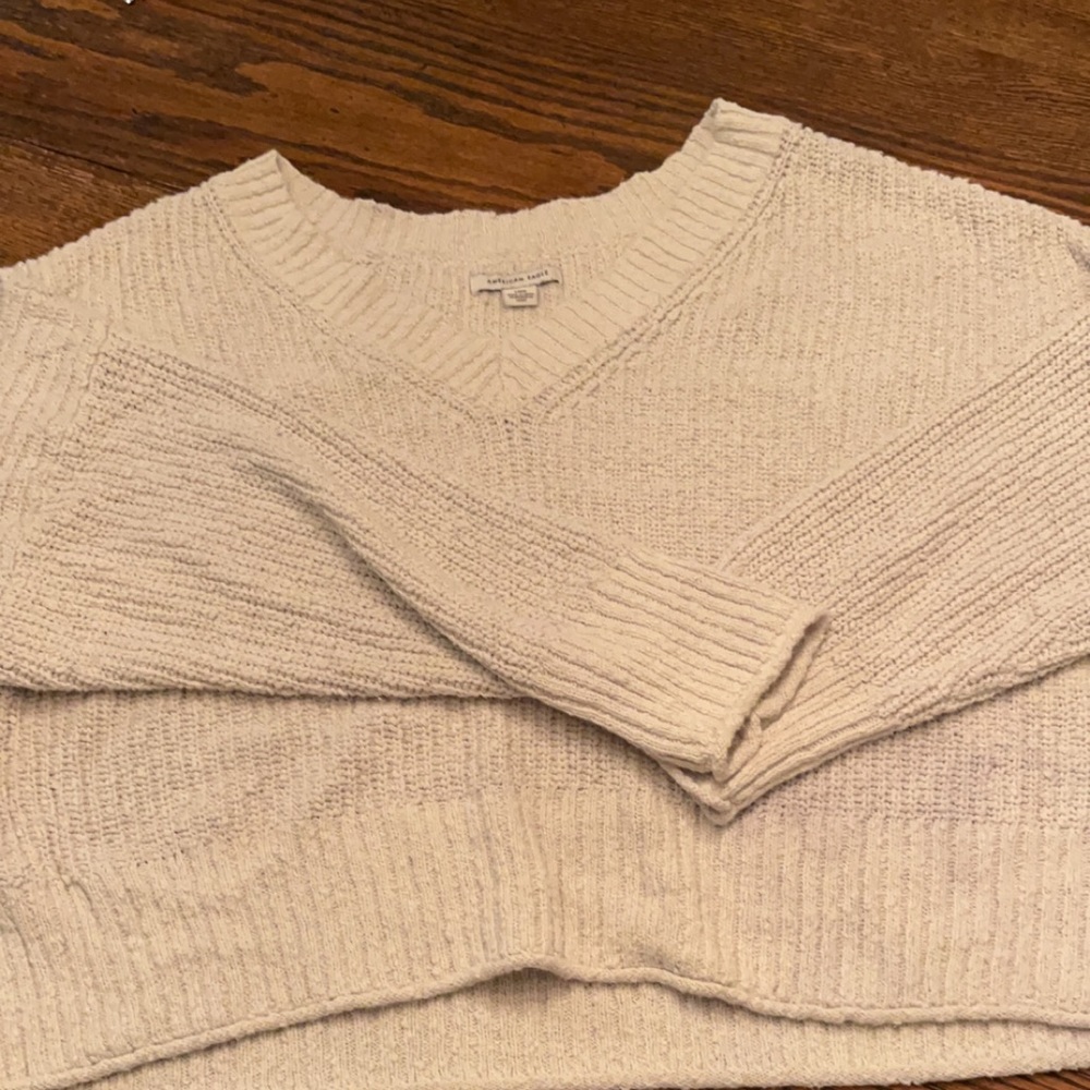 White knit cropped sweater